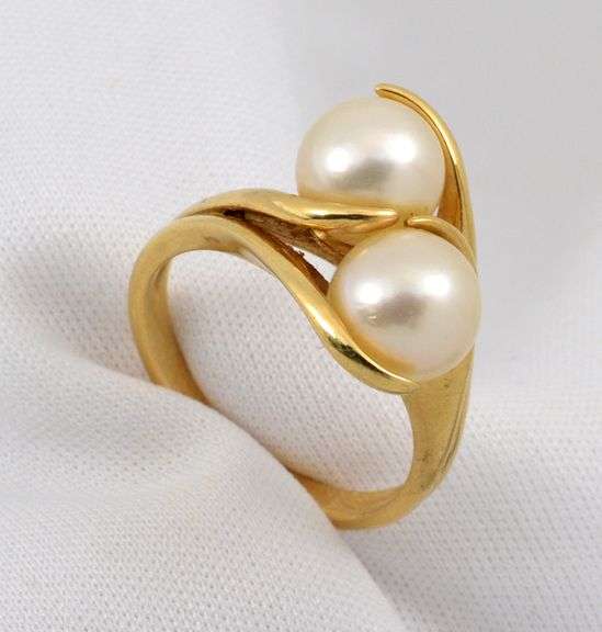 Classic Lustrous Double Pearl Ring