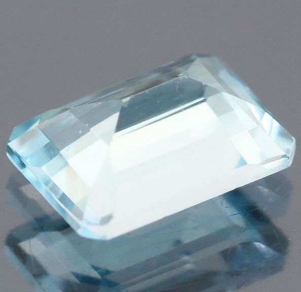 VIVID! 2.64ct top sky blue Topaz
