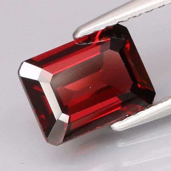Amazing 2.11ct UNTREATED cherry red Rhodolite Garnet