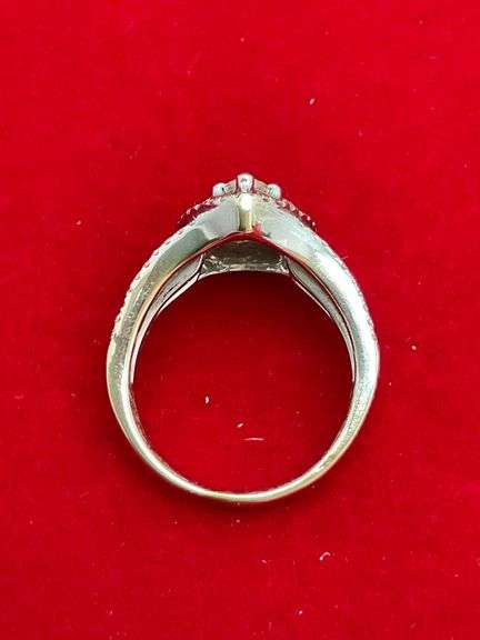 CERTIFIED 18K WHITE GOLD AND DIAMOND RING