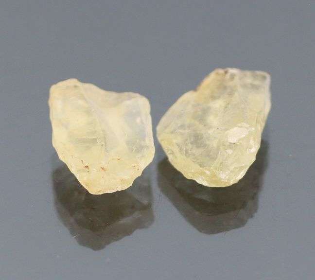 Charming 14.10ct uncut Sunstone set