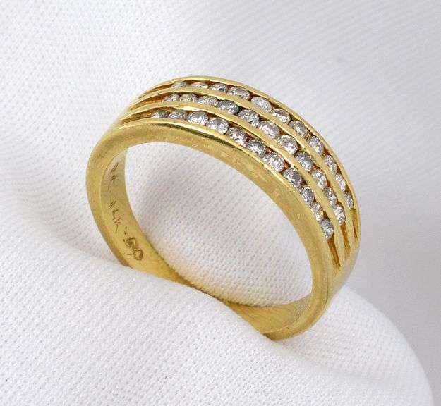 Sparkling 3 Row Diamond Band