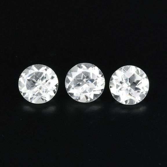 Glittering 1.73ct UNHEATED diamond white Topaz set