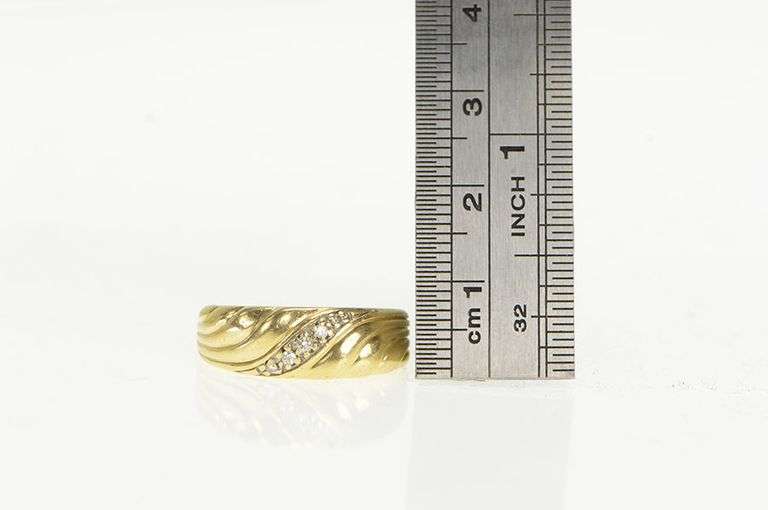 14K Yellow Gold Diamond Curvy Design Vintage Wedding Band Ring