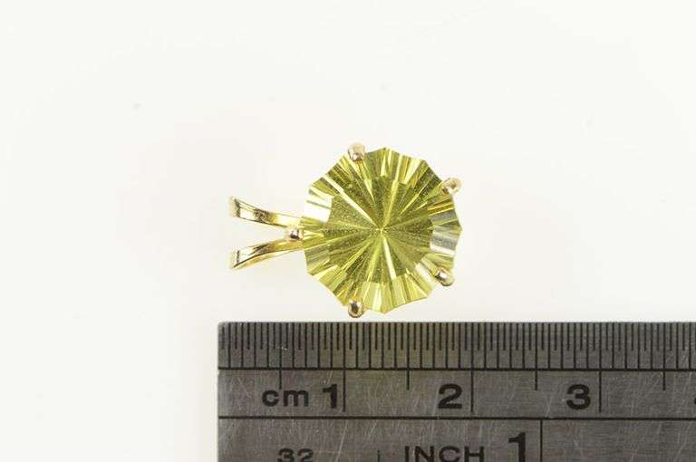 14K Yellow Gold Lemon Lime Quartz Scalloped Cut Vintage Pendant