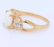 10KT Yellow Gold White Opal Color Ring