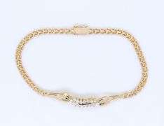Stunning Yellow Gold Diamond Bar Bracelet