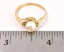 Dazzling Pearl Ring in 14K Yellow Gold