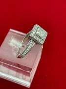 CERTIFIED BRAND NEW LADIES 14K WHITE GOLD AND DIAMOND RING