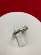 LADIES PLATINUM AND DIAMOND BAND
