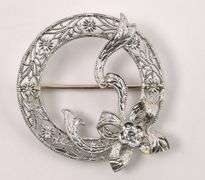 Adorable 14K White Gold Wreath Brooch