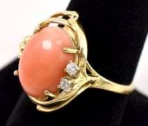 Enticing conch shell and Diamond 14K Yellow Gold Ring