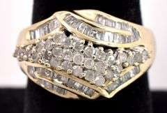 Glorious Diamond Ring in Yellow Gold