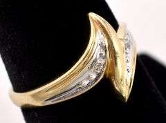 Cute Diamond Ring in Yellow Gold