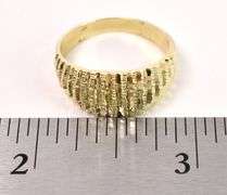Beautiful Band Ring in 14K Yellow Gold