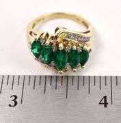 Elegant Emerald and Diamond Ring in Yellow Gold