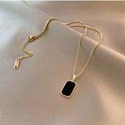 18KT GOLD ELEGANT BLACK ONYX PENDANT
