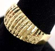 Beautiful Band Ring in 14K Yellow Gold