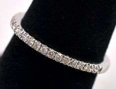 Splendid 14K White Gold Diamond Band Ring