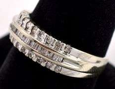 Stunning Diamond Ring in 14K White Gold