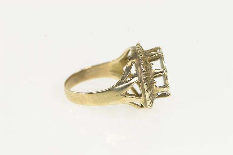 14K Yellow Gold 1960's Capricorn Sea Goat Zodiac Sign Ring