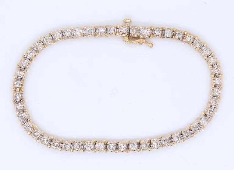 Elegant Yellow Gold 2.75ctw Two Tone Diamond Tennis Bracelet