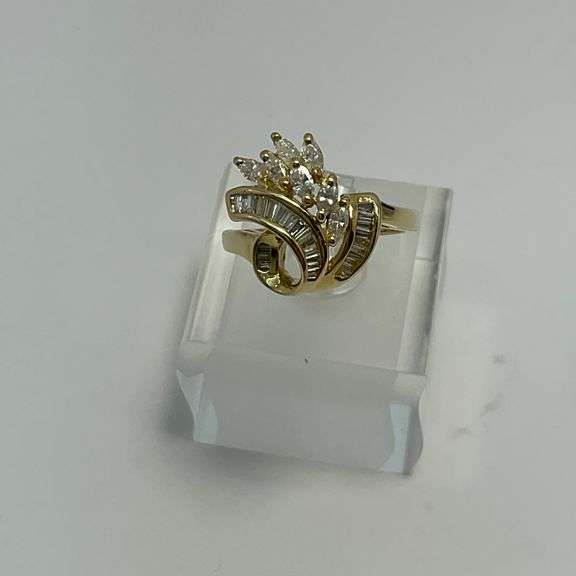 CERTIFIED BRAND NEW LADIES 14K YELLOW GOLD AND DIAMOND RING