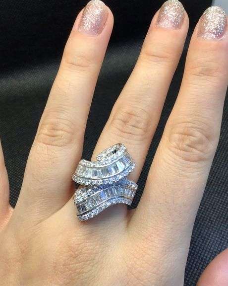 MESMERIZING 18K WHITE GOLD MULTI ROW BAGUETTE AND ROUND CUT DIAMOND COCKTAIL RING