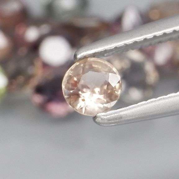 Fancy color 4.29ct UNHEATED VS Sapphire set