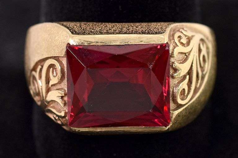 Stunning Men's Lab Ruby Ring in Yellow Gold