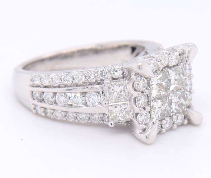 Brilliant White Gold approximate 4ctw Diamond Cluster Ring