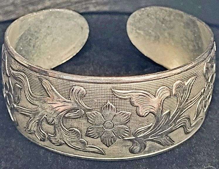 Huge 32.9 Gram Vintage Scrolling Silver Cuff Bangle Bracelet