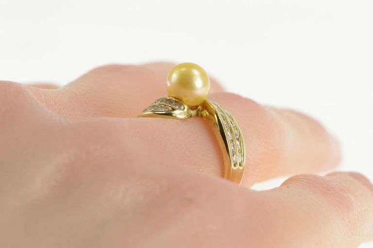 14K Yellow Gold 0.90 Ctw Gold Pearl Diamond Engagement Ring