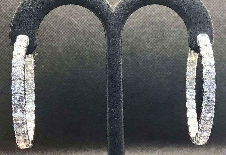 MESMERIZING AND TIMELESS 14K WHITE GOLD DIAMOND HOOP EARRINGS