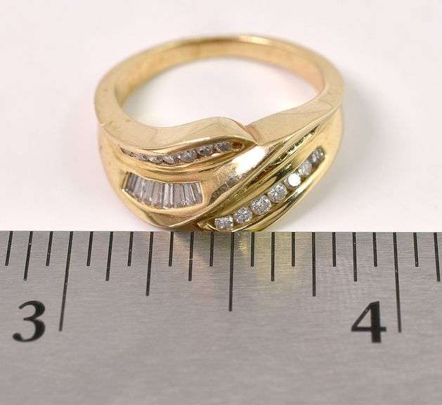 Stunning Diamond Band Ring in 14K Yellow Gold
