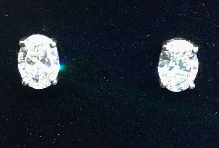 GORGEOUS AND ELEGANT 14K WHITE GOLD OVAL CUT SOLITAIRE DIAMOND STUD