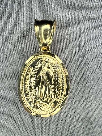 Amazing Virgin Guadelupe Mother Mary Fine Detailed 14 Kt Gold Plated Pendant