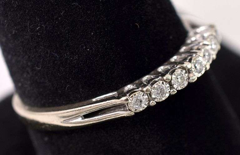 Wonderful White Gold Diamond Ring