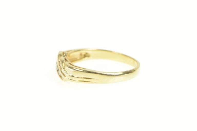 14K Yellow Gold 0.25 Ctw Diamond Wavy Channel Curvy Ring