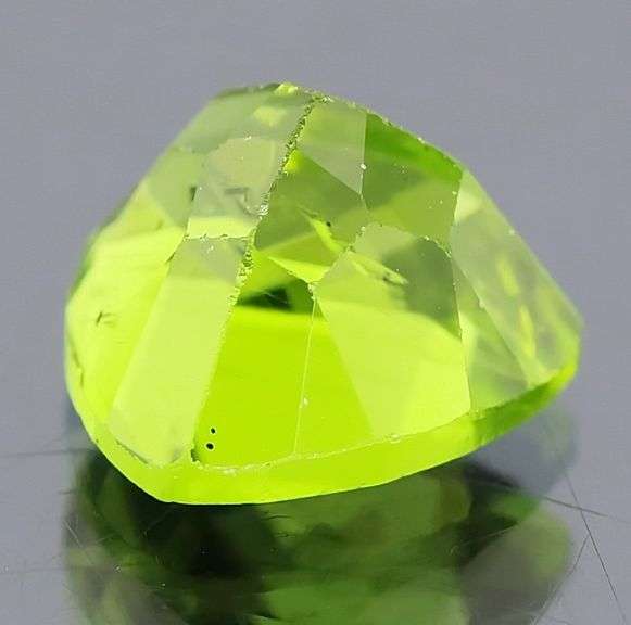 Trillion cut 2.88ct top Burma green untreated Peridot