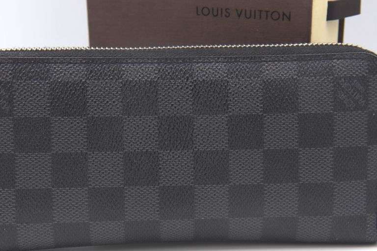Authentic Designer Louis Vuitton Damier Graphite Canvas Vertical Wallet