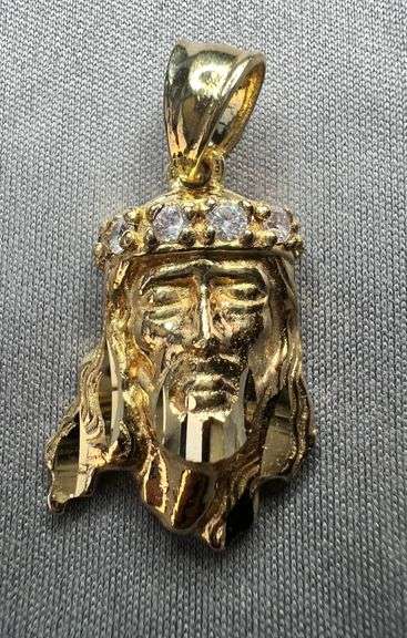 14 Kt Gold Plated Jesus Pendant With The Sparkling Crown