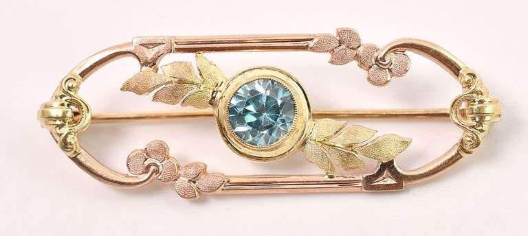 Adorable 14K Yellow Gold Topaz Gemstone Brooch