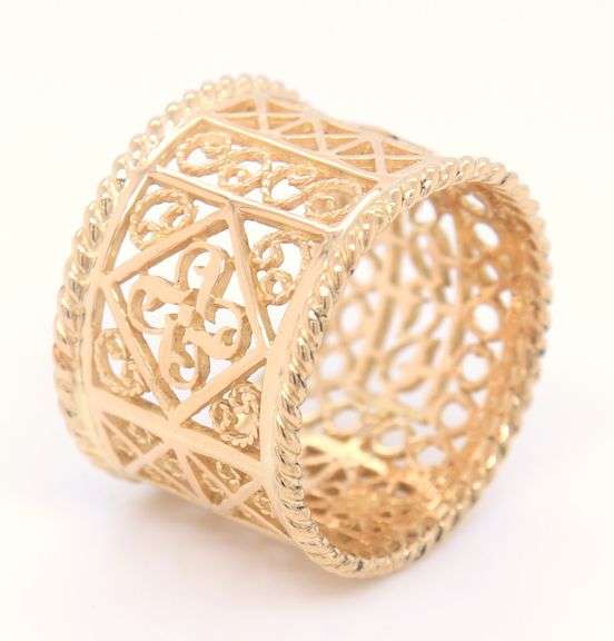 Fabulous 18kt Yellow Gold Wide Filagree Band