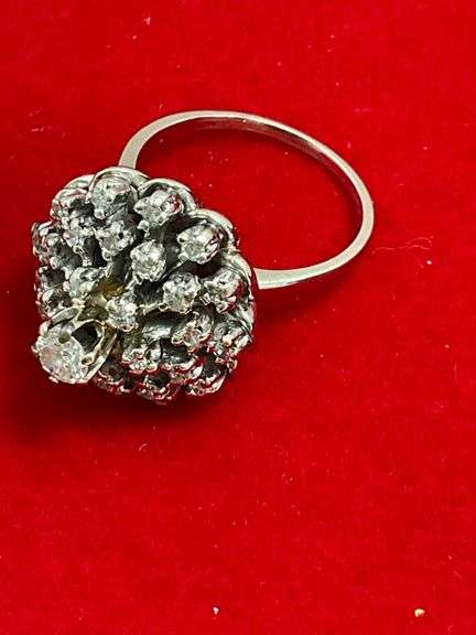 CERTIFIED 14K WHITE GOLD AND DIAMOND PYRAMID RING.