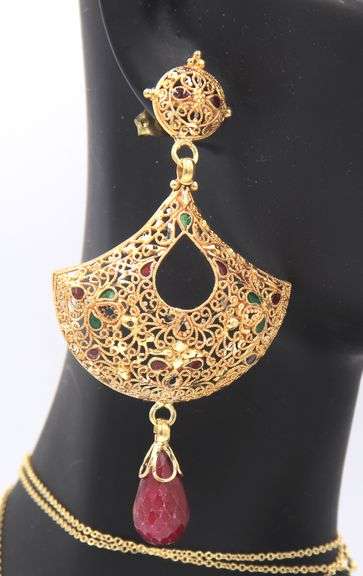 Remarkable 21kt Red and Green Enamel Pendant on Chain with Matching Dangle Earrings