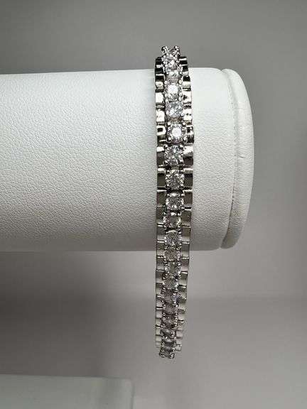 14 Kt White Gold Plated 17.5 Ctw Lab Simulated Diamond Tennis Bracelet