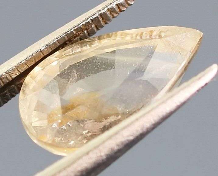 Look at this 2.61ct UNHEATED Tanzanian Sapphire!