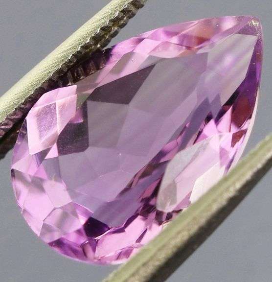 Glistening 2.87ct pear cut violet Amethyst