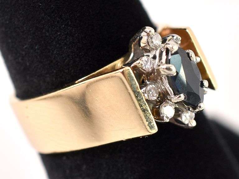 Fantatstic Blue Sapphire and Diamond Ring in 14K Yellow Gold